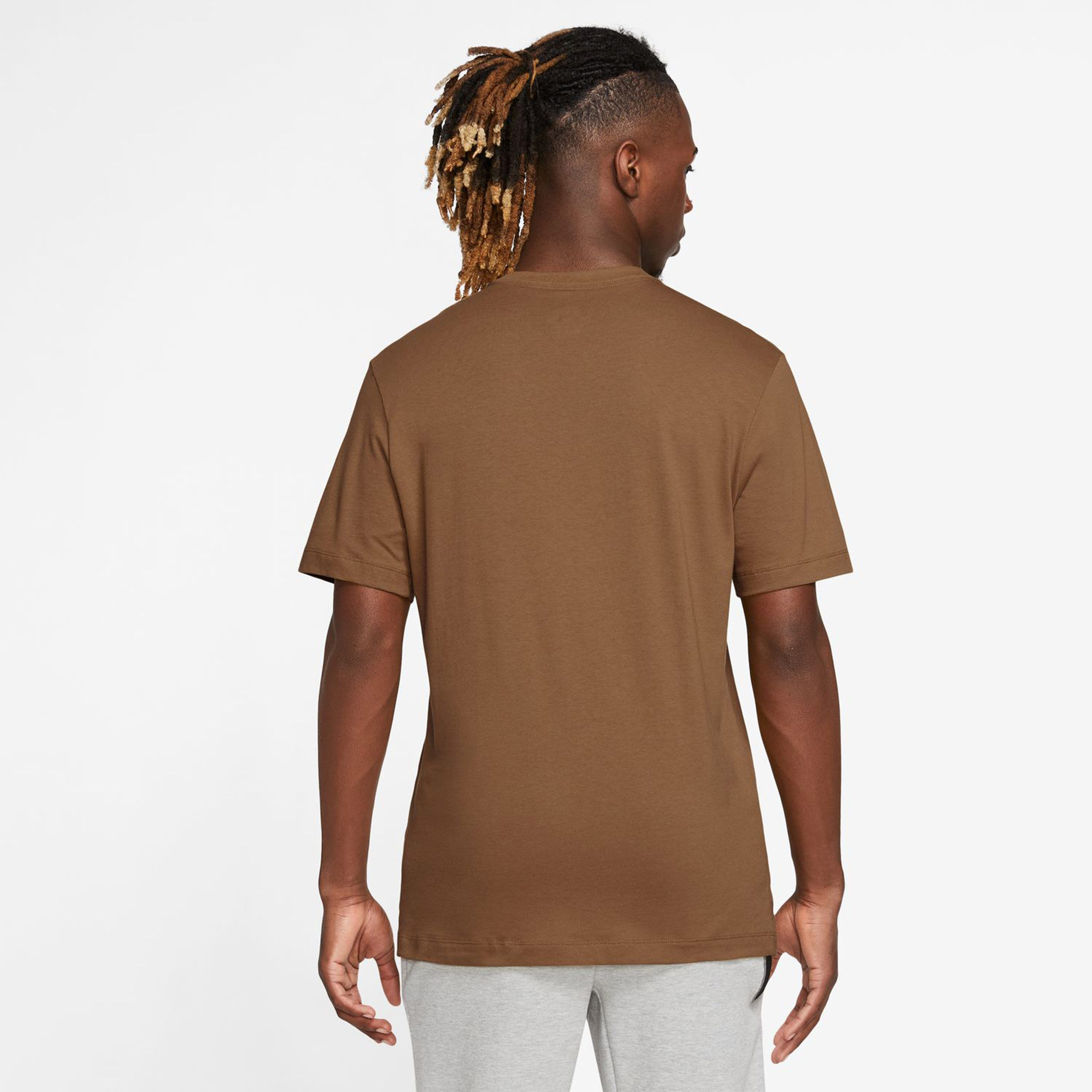 Buy Nike Club T-Shirt Men Brown online | Tennis Point UK